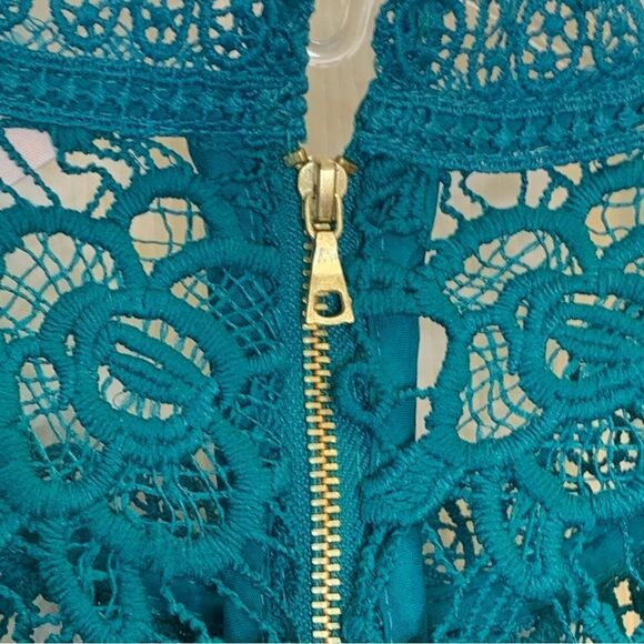 Nanette Lepore Sleeveless Mockneck Embroidered Lace Top Deep Lake Blue Size XL - Picture 6 of 10